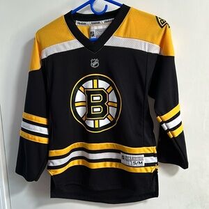 Boston Bruins Reebok  Youth Size S/M Excellent Condition